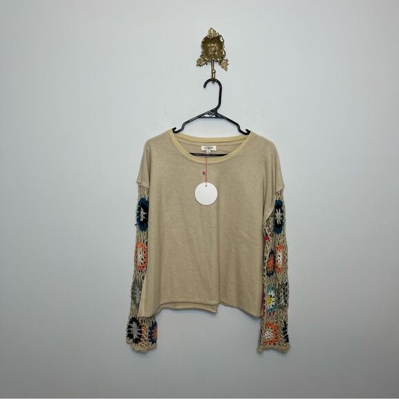 Umgee Tops - UMGEE Crochet Flare Sleeve Top M